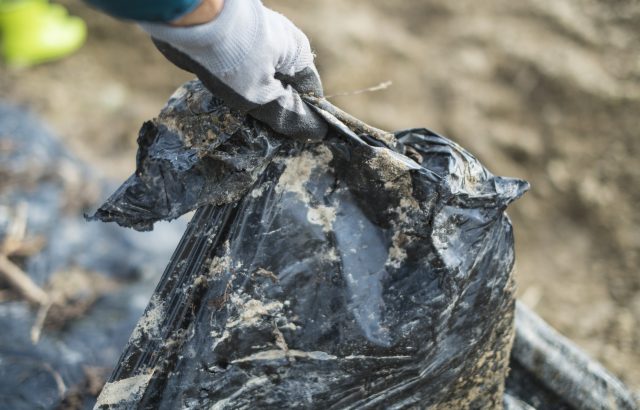 農業にも関係するプラスチックごみ問題！必要不可欠な生産資材「プラスチック」のごみを減らすには