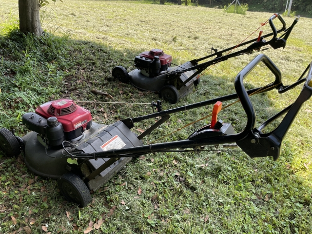 さまざまな種類がある草刈機。代表的な草刈機それぞれの特徴と使用時の注意点について｜画像２